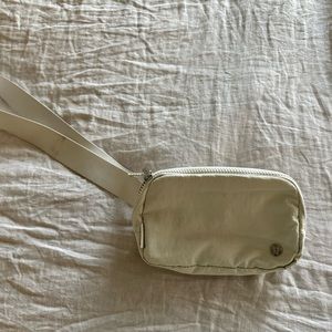 Lululemon opal belt bag